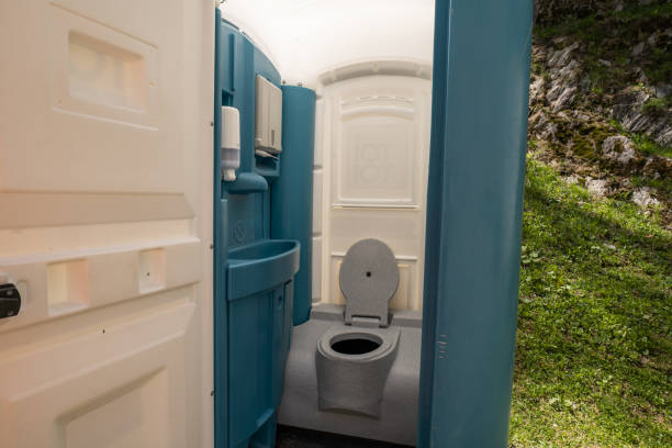 Portable Toilet Options We Offer in Dix Hills, NY